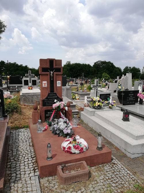 The tomb of the heroic Baranek Family. Cemetery in Miechów; current state. Photo: Jakub Ryba (IPN)