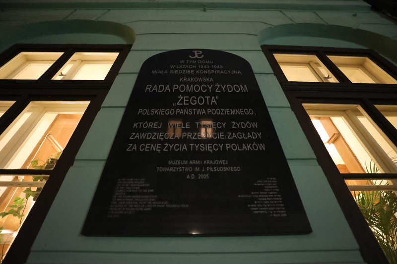 The plaque commemorating the headquarters of the Żegota Council for Aid to Jews in Cracow - September 27, 2022. Photo: Mikołaj Bujak (IPN)