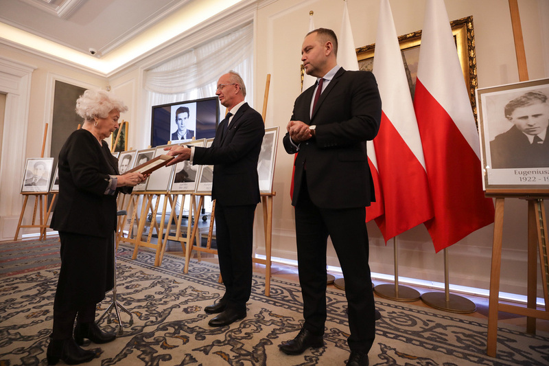 The ceremony of handing out identification notes to family members of 20 victims of totalitarian regimes - Warsaw, 8 March 2023