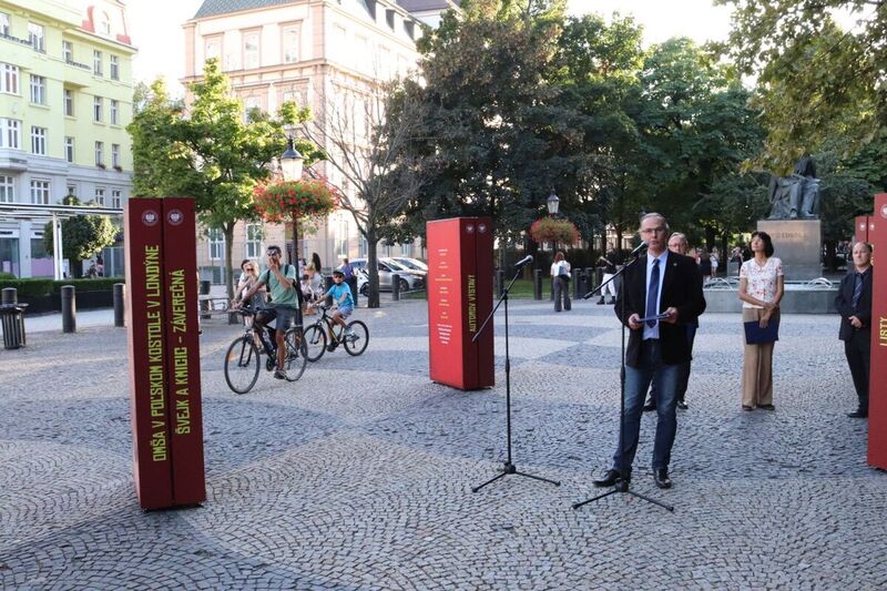 Deputy President of the IPN, Prof. Karol Polejowski at the official opening of the Institute's "Not only Siwiec" exhibition in Bratislava, photo:UPN