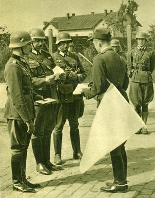 An appointment of  the Polish bearer of a white flag with the Wehrmacht soldiers near Lviv, September 1939