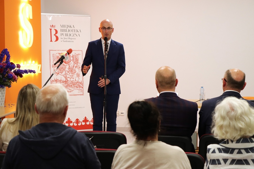 Otwarcie nowej wystawy o Stanisławie Mikołajczyku w Sandomierzu. Fot. Dariusz Skrzyniarz (IPN Kielce)