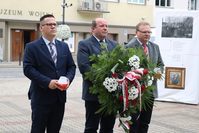 Delegacja Oddziału IPN w Białymstoku oddaje hołd ofiarom Obławy Augustowskiej