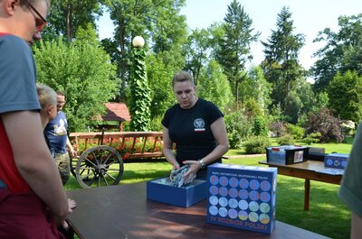 Turniej gier planszowych przygotowała Urszula Gierasimiuk z Biura Edukacji Narodowej białostockiego Oddziału IPN