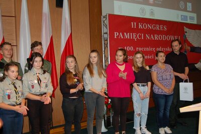 Nagrodzeni przez IPN uczestnicy gry miejskiej ,,Ślady Niepodległej w Białymstoku”