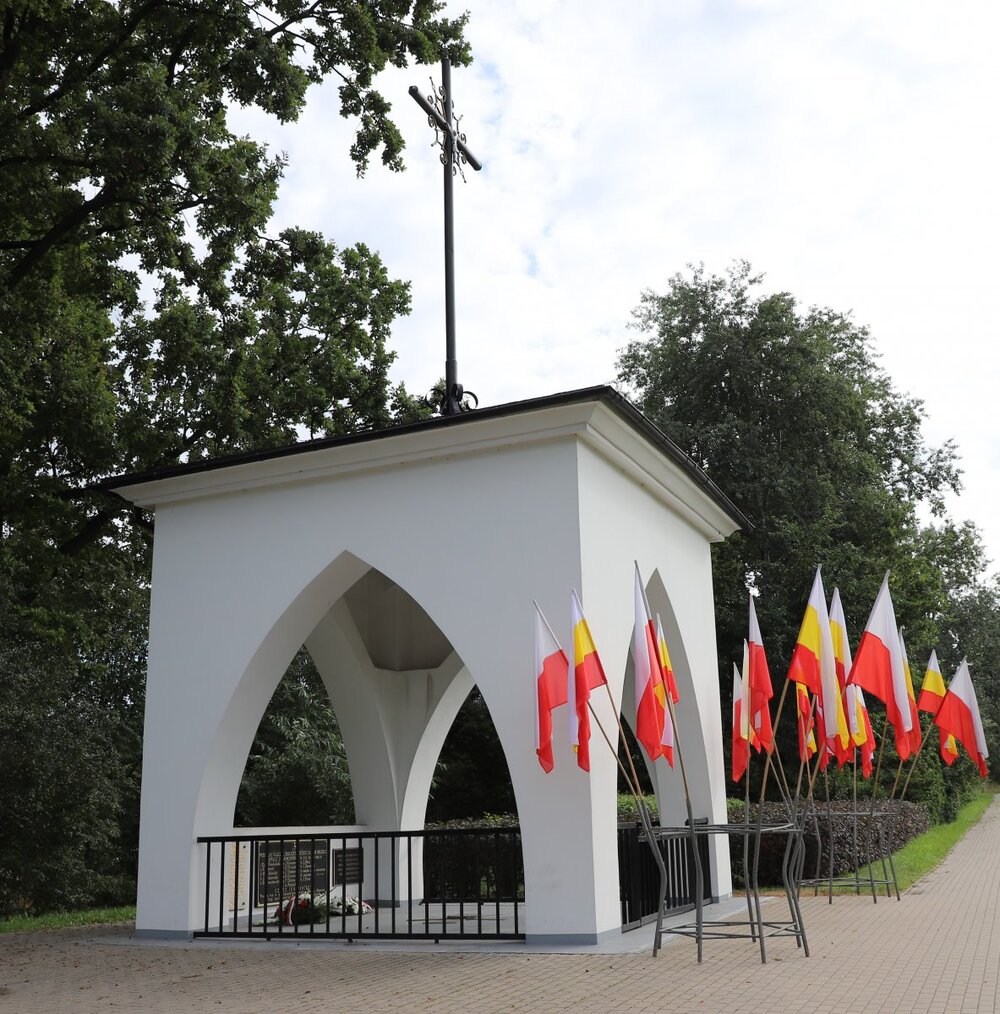 Złożenie kwiatów w rocznicę Bitwy Białostockiej w wojnie polsko-bolszewickiej 1920 r. Fot. A. Piekarska IPN