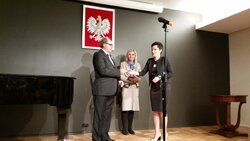 Jerzy Wysocki odbiera Krzyż Wolności i Solidarności