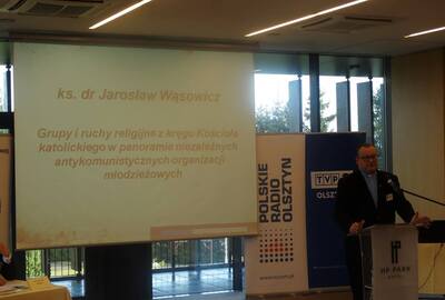 Panel IV, cześć II -  Pierwszym prelegentem jest ks. dr Jarosław Wąsowicz