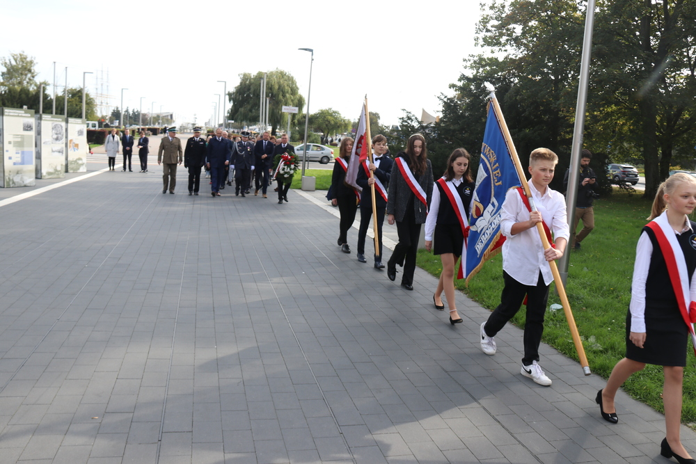 Wernisaż najnowszej wystawy IPN Gdańsk „Zasłużyć na krzyż: albo Virtuti, albo drewniany. Obrona Wybrzeża 1939” – Gdynia, 28 września 2021