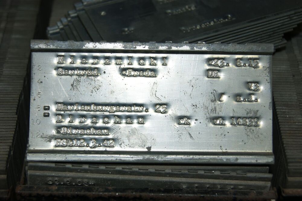 Przykładowa blaszka z danymi adresowymi z kartoteki mieszkańców Tczewa z lat 1939-1945 (IPN Gd 40)