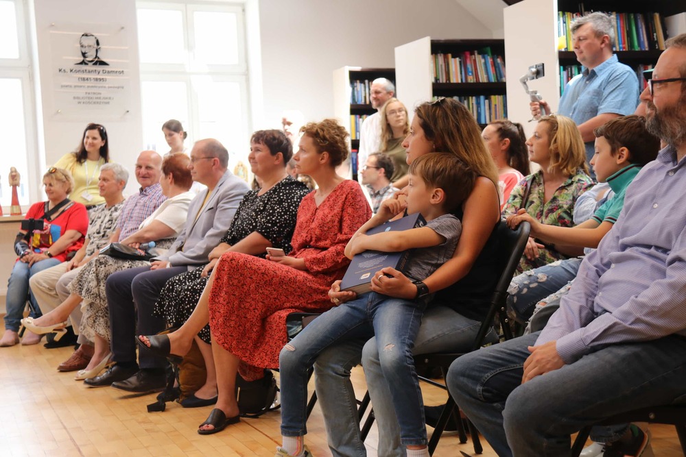 Nagroda dla autorów książki „Orła WRONa nie pokona. Stan wojenny w Gdyni (lata 1981–1983)” – Kościerzyna, 2 lipca 2022. Fot. IPN