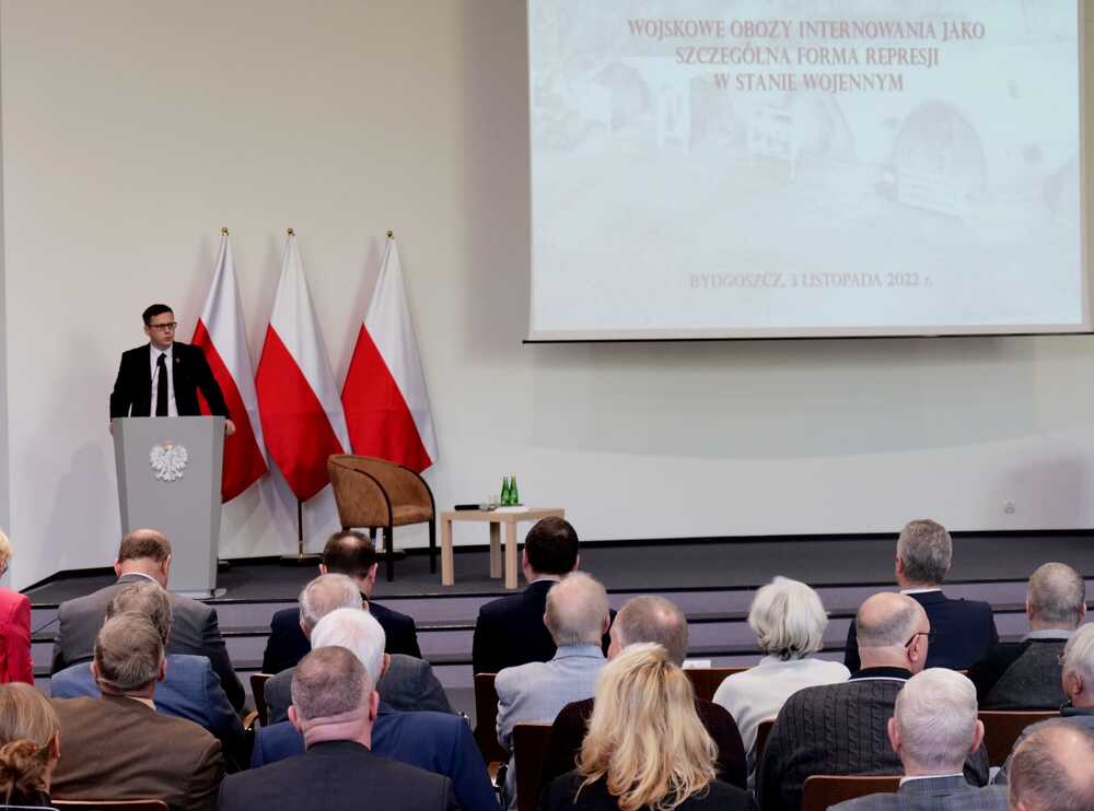 Konferencja naukowa w 40. rocznicę powołania Wojskowych Obozów Internowania