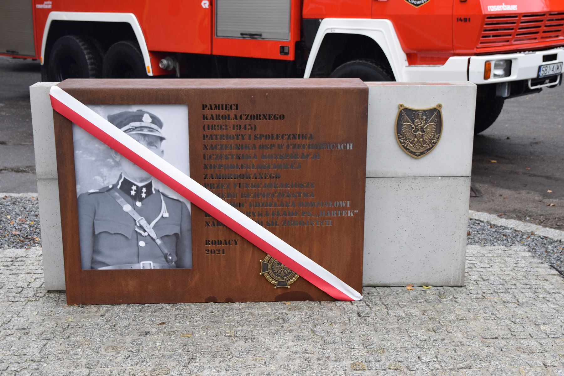 Odsłonięcie pomnika upamiętniającego Karola Czornego w  Czechowicach-Dziedzicach. Fot. Danuta Mikoda/IPN