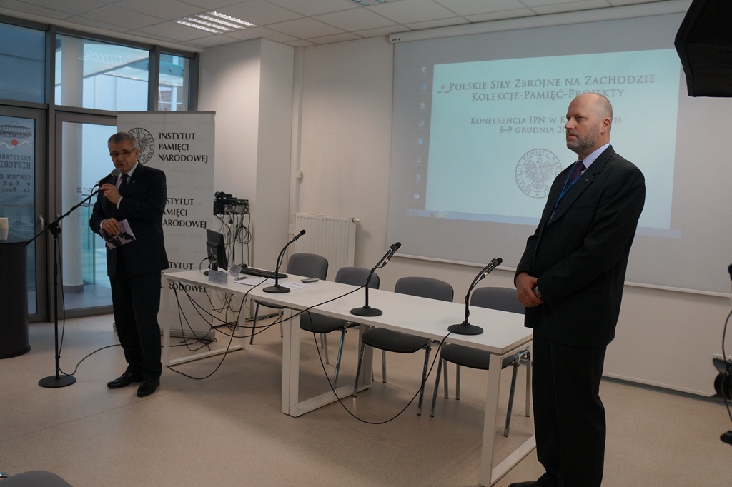 Otwarcie obrad konferencji - od lewej: dr Andrzej Sznajder, dyrektor OIPN Katowice, Zbigniew Gołasz (IPN Katowice).