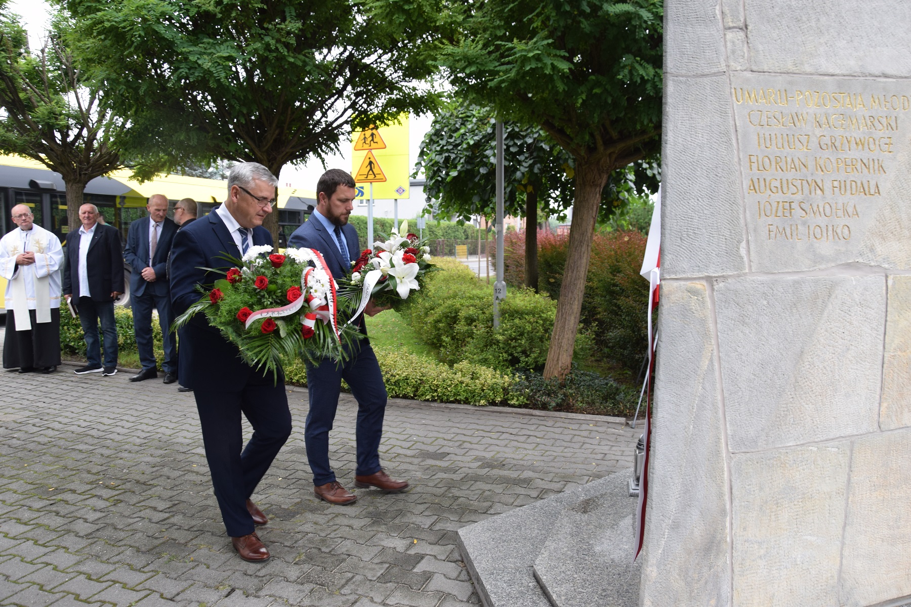 Uroczystość odsłonięcia i poświęcenia odrestaurowanego pomnika upamiętniającego powstańców śląskich – mieszkańców Gierałtowic poległych i zamordowanych w czasie II wojny światowej. Fot. Danuta Mikoda/IPN