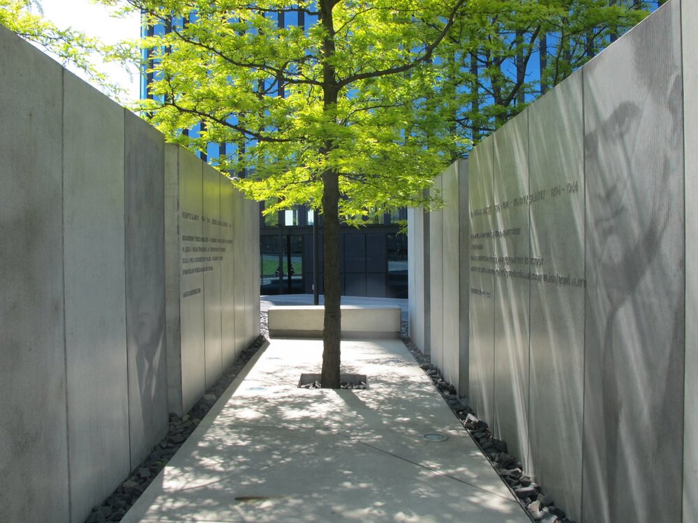 Pomnik Henryka Sławika oraz jego węgierskiego współpracownika Józsefa Antalla w Katowicach. Fot. Tomasz Kurpierz/IPN