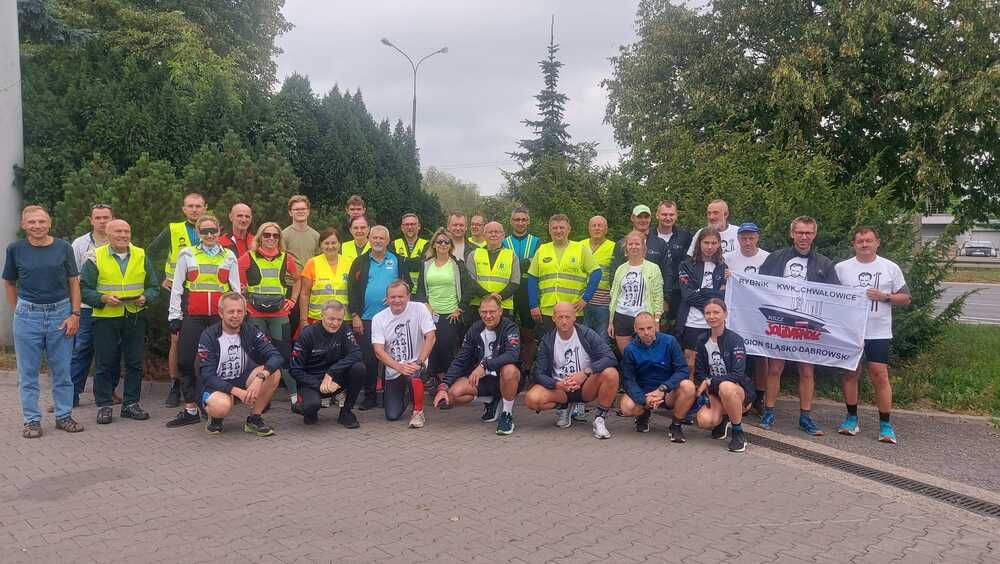 XIX Bieg pamięci ku czci męczenników stanu wojennego dotarła do grobu bł. ks. Jerzego w Warszawie.