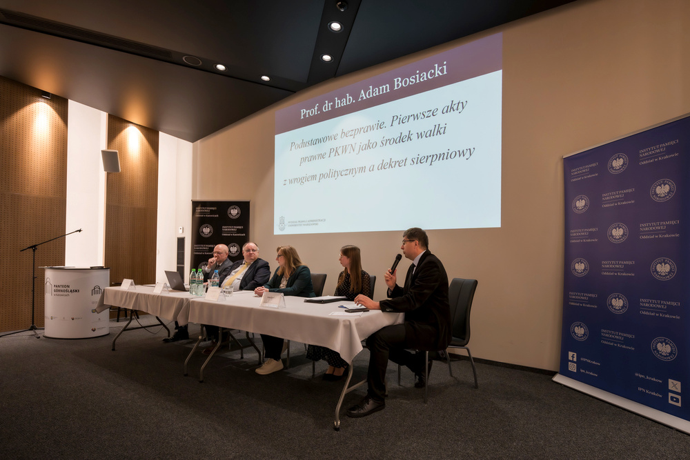 CALL FOR PAPERS: Ogólnopolska konferencja naukowa „Dekret sierpniowy jako narzędzie sprawiedliwych rozliczeń ze zbrodniami okresu wojny i okupacji?” – Katowice, 24-25 września 2024. Fot.: IPN K. Łojko