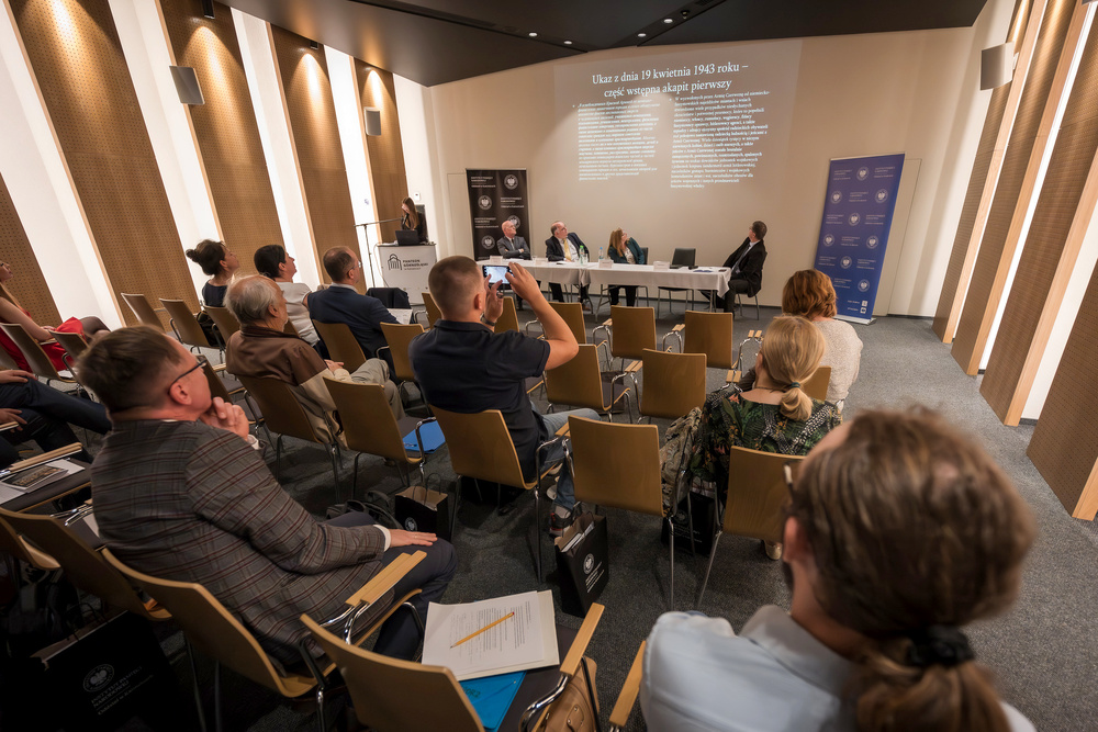CALL FOR PAPERS: Ogólnopolska konferencja naukowa „Dekret sierpniowy jako narzędzie sprawiedliwych rozliczeń ze zbrodniami okresu wojny i okupacji?” – Katowice, 24-25 września 2024. Fot.: IPN K. Łojko