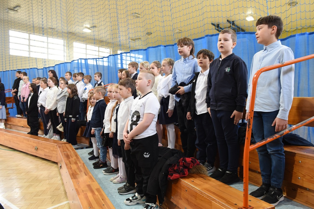 Uroczystość odsłonięcia tablicy upamiętniającej Rudolfa i Wojciecha Basików w Korbielowie. Fot. Monika Kobylańska, Krzysztof Liszka/IPN