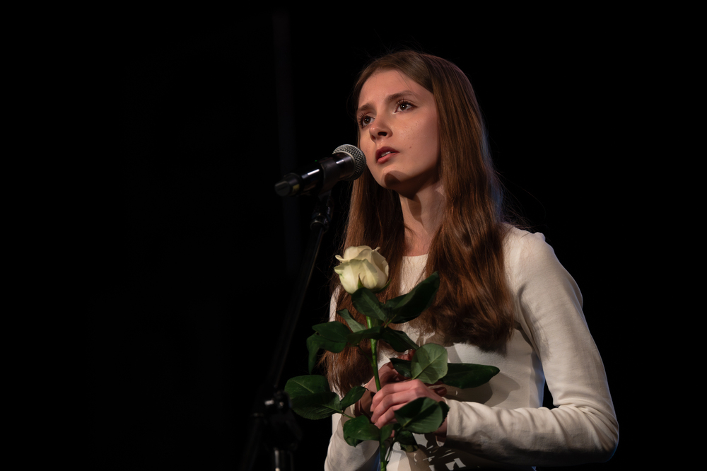 Gala finałowa XI edycji ogólnopolskiego konkursu recytatorskiego „W kręgu poezji i prozy lagrowej więźniarek KL Ravensbrück“ im. Wandy Półtawskiej – Ruda Śląska, 9 kwietnia 2025. Fot.: IPN Krzysztof Łojko