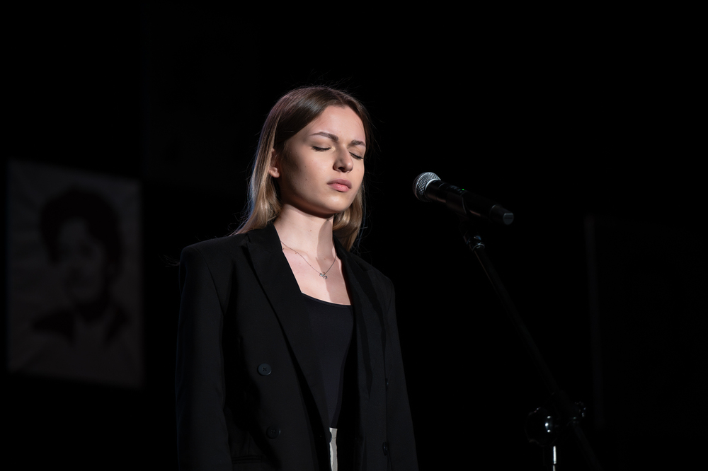 Gala finałowa XI edycji ogólnopolskiego konkursu recytatorskiego „W kręgu poezji i prozy lagrowej więźniarek KL Ravensbrück“ im. Wandy Półtawskiej – Ruda Śląska, 9 kwietnia 2025. Fot.: IPN Krzysztof Łojko