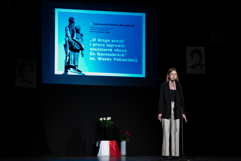 Gala finałowa XI edycji ogólnopolskiego konkursu recytatorskiego „W kręgu poezji i prozy lagrowej więźniarek KL Ravensbrück“ im. Wandy Półtawskiej – Ruda Śląska, 9 kwietnia 2025. Fot.: IPN Krzysztof Łojko