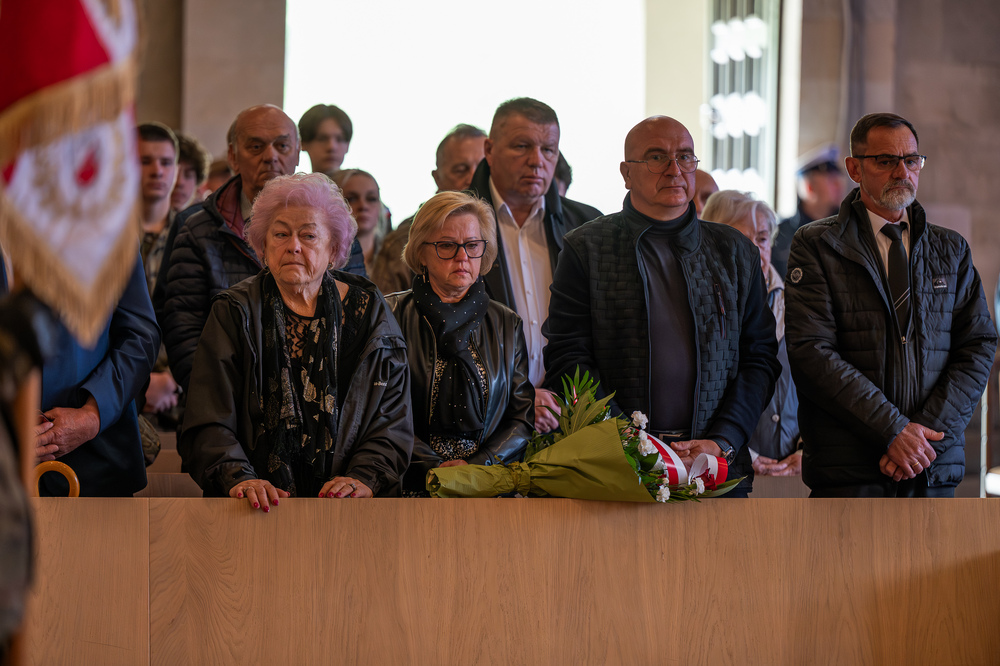 Uroczystość pogrzebowa Władysława Januszewskiego, Edmunda Kasprzyka oraz Henryka Skałeckiego, żołnierzy podziemia niepodległościowego w Katowicach. Fot.: IPN Krzysztof Łojko