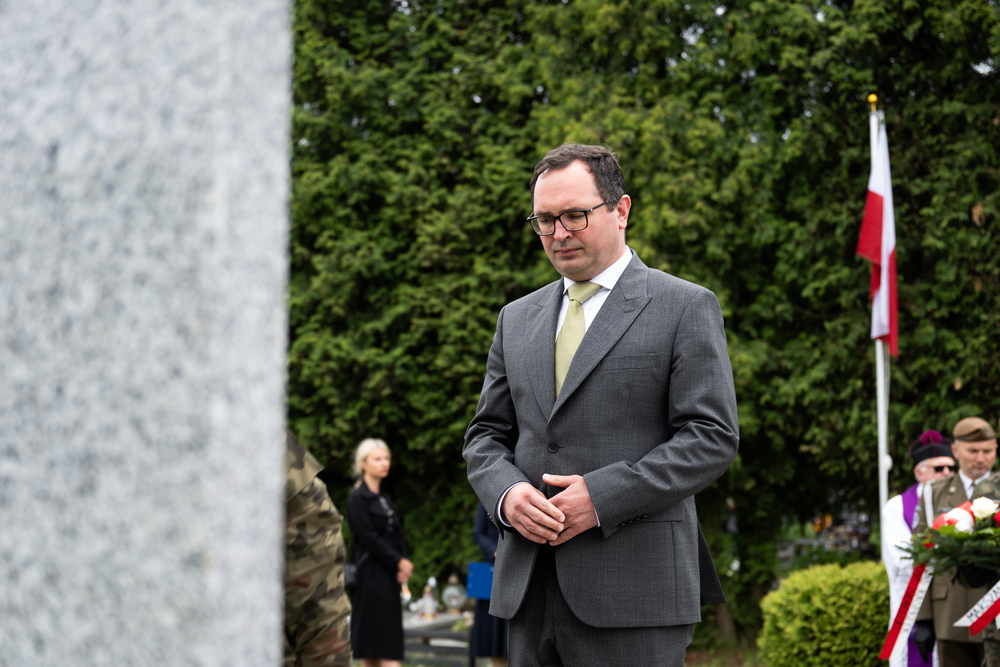 Uroczystość pogrzebowa Władysława Januszewskiego, Edmunda Kasprzyka oraz Henryka Skałeckiego, żołnierzy podziemia niepodległościowego w Katowicach. Fot.: IPN Krzysztof Łojko