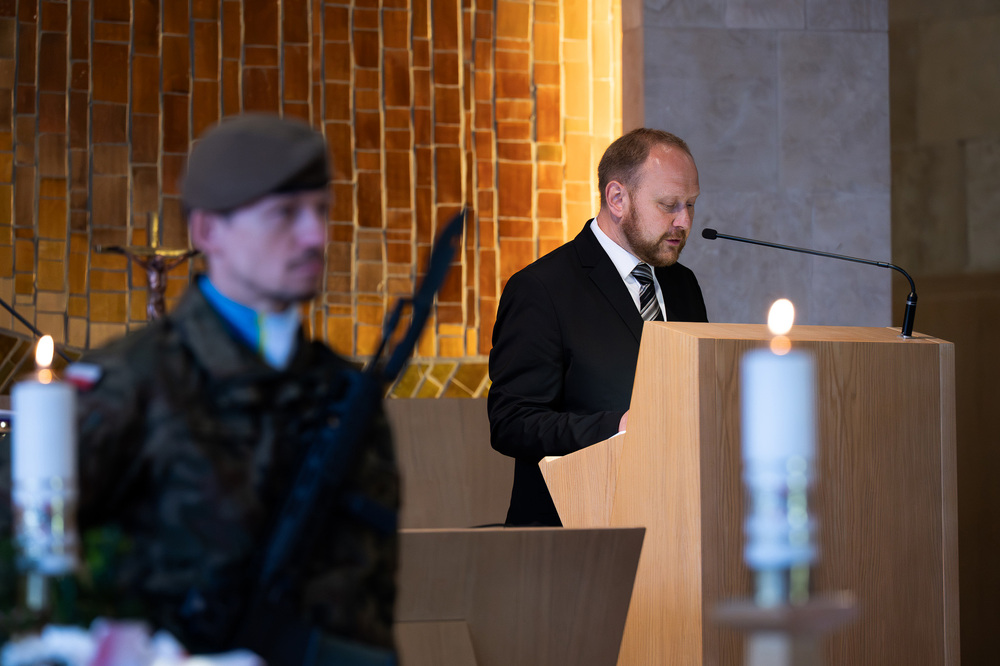 Uroczystość pogrzebowa Władysława Januszewskiego, Edmunda Kasprzyka oraz Henryka Skałeckiego, żołnierzy podziemia niepodległościowego w Katowicach. Fot.: IPN Krzysztof Łojko