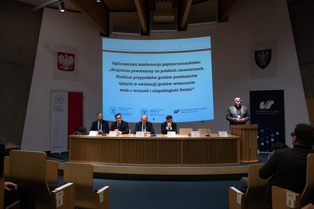 „Krajobraz powstańczy na polskich cmentarzach. Studium przypadków grobów powstańców ujętych w ewidencji grobów weteranów walk o wolność i niepodległość Polski”. Fot.: IPN Krzysztof Łojko