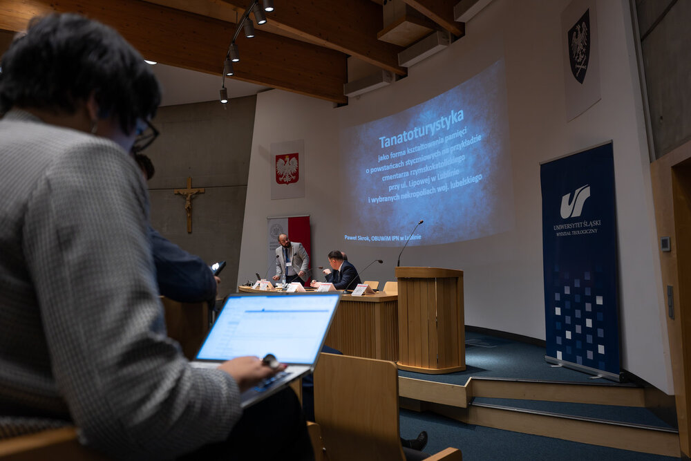 „Krajobraz powstańczy na polskich cmentarzach. Studium przypadków grobów powstańców ujętych w ewidencji grobów weteranów walk o wolność i niepodległość Polski”. Fot.: IPN Krzysztof Łojko