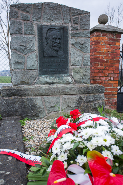 Grób Jana Kubisza na cmentarzu w Gnojniku – 6 kwietnia 2018. Fot. Sławek Kasper (IPN)