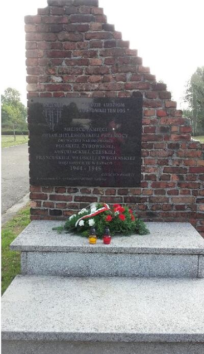 Pomnik poświęcony więźniom podobozu „Althammer” KL Auschwitz -  w Starej Kuźni, który funkcjonował w latach 1944-1945.