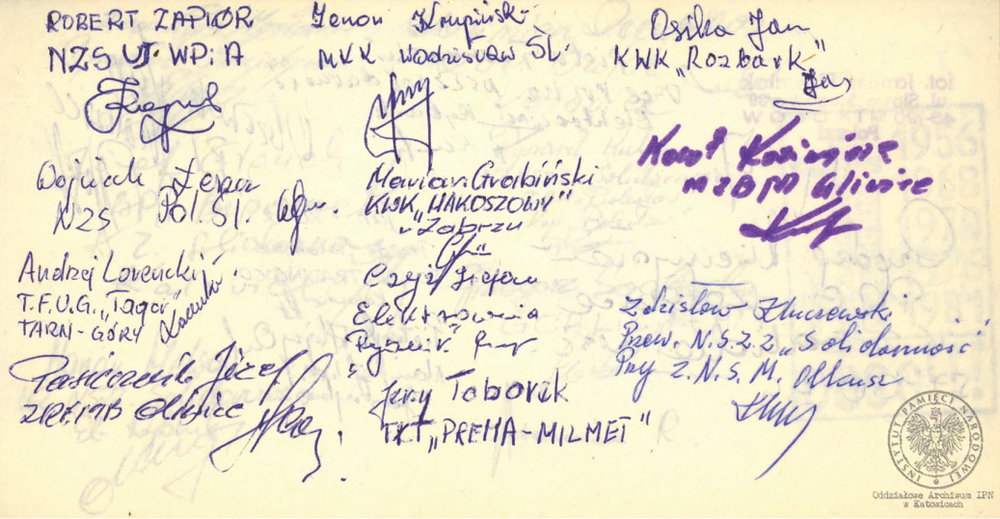 Pamiętnik z wpisami internowanych odnaleziony w aktach Józefa Bujoczka, pracownika KWK „Julian”, internowanego w Zabrzu-Zaborzu i Uhercach (AIPN Ka 043/985, t. 2, k. 7/29).