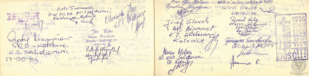 Pamiętnik z wpisami internowanych odnaleziony w aktach Józefa Bujoczka, pracownika KWK „Julian”, internowanego w Zabrzu-Zaborzu i Uhercach (AIPN Ka 043/985, t. 2, k. 7/29).