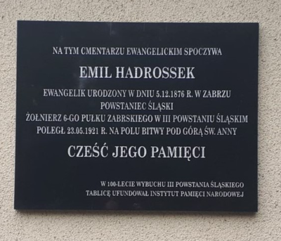 Tablica upamiętniająca Emila Hadrosska, powstańca śląskiego z Zabrza, poległego w III powstaniu śląskim.