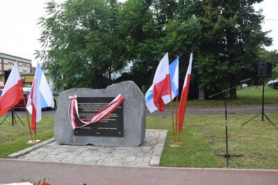 Odsłonięcie tablicy w miejscu niemieckiego obozu w byłej fabryce Schoena – Sosnowiec, 16 lipca 2021