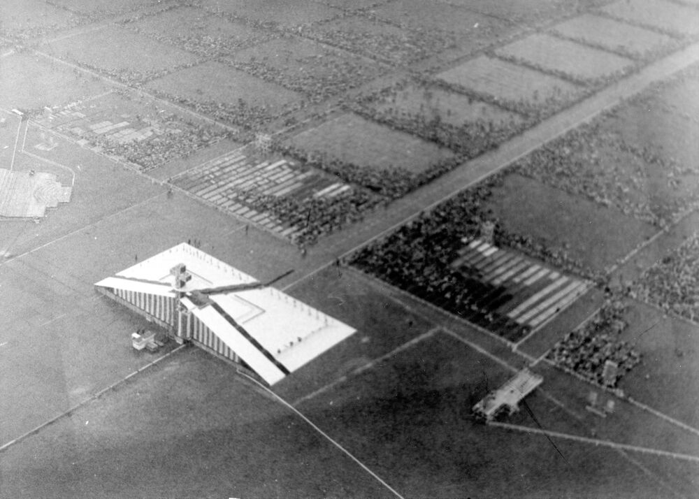 Zdjęcie ze spotkania z papieżem w Katowicach-Muchowcu, 20 czerwca 1983 r. (AIPN Ka 030/177, t. 3, k. 98/19)