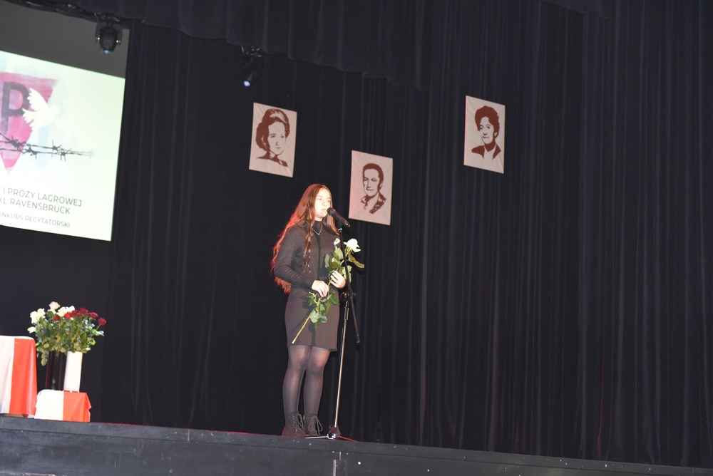 VIII edycja ogólnopolskiego konkursu recytatorskiego „W kręgu poezji i prozy lagrowej więźniarek KL Ravensbrück”. Fot. M. Kobylańska