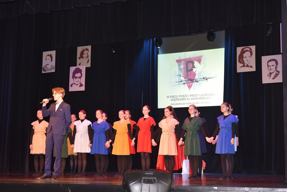 VIII edycja ogólnopolskiego konkursu recytatorskiego „W kręgu poezji i prozy lagrowej więźniarek KL Ravensbrück”. Fot. M. Kobylańska