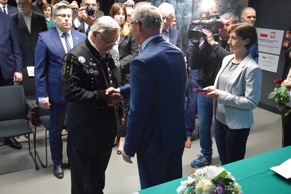 Uroczystość wręczenia Krzyży Wolności i Solidarności w Katowicach. Fot. Tomasz Marszałek/IPN