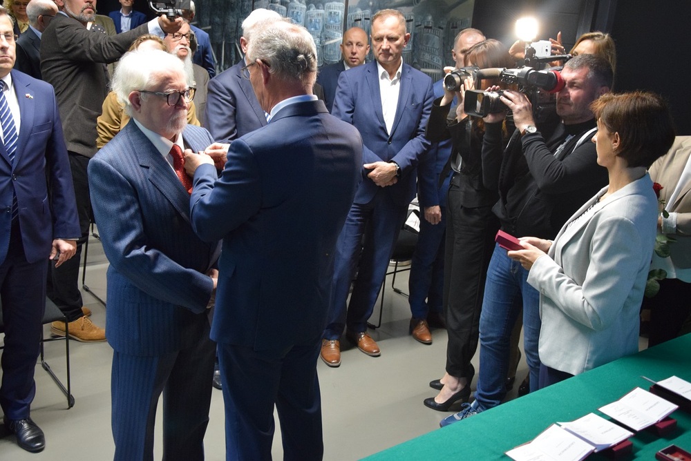 Uroczystość wręczenia Krzyży Wolności i Solidarności w Katowicach. Fot. Tomasz Marszałek/IPN