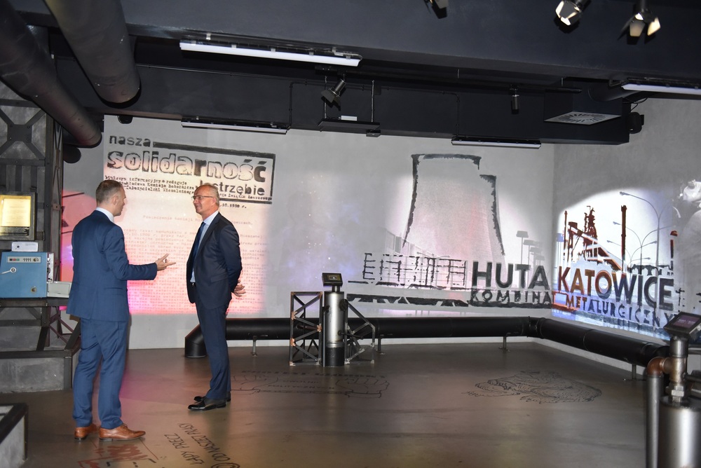 Zwiedzanie Śląskiego Centrum Wolności i Solidarności. Fot. Monika Kobylańska/IPN