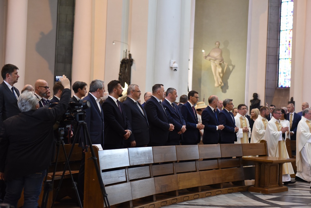Msza Święta Pontyfikalna w Archikatedrze Chrystusa Króla pod przewodnictwem abp. Wojciecha Polaka, Prymasa Polski. Fot. K. Liszka, M. Kobylańska/IPN