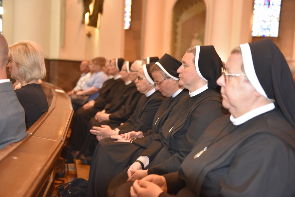 Msza Święta Pontyfikalna w Archikatedrze Chrystusa Króla pod przewodnictwem abp. Wojciecha Polaka, Prymasa Polski. Fot. K. Liszka, M. Kobylańska/IPN