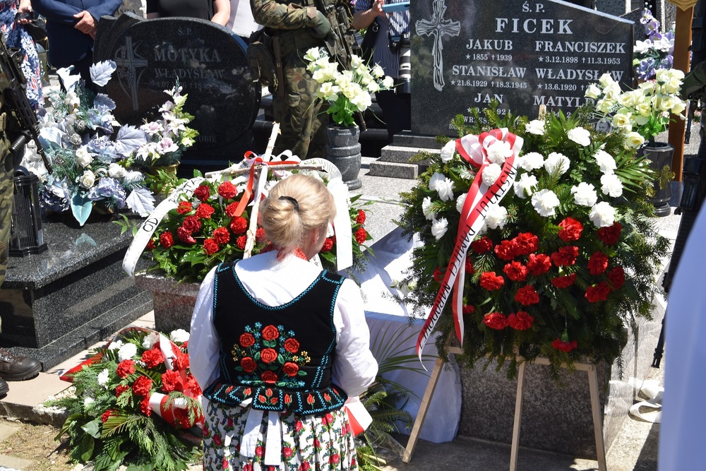 Uroczystość pogrzebowa śp. Jana Ficka, żołnierza VII Śląskiego Okręgu NSZ. Fot. Krzysztof Łojko/IPN