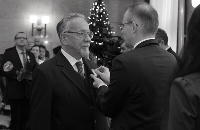 Zenon Pigoń zostały odznaczony Krzyżem Wolności i Solidarności w 2015 r. przez prezesa IPN dr. Łukasza Kamińskiego. Fot. K. Liszka/IPN
