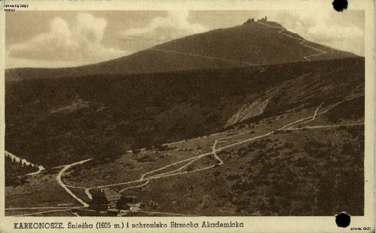 Śnieżka i schronisko Strzecha Akademicka, 1950 r. (kartka wydana przez Dolnośląską Spółdzielnię Turystyczną; IPN Ka 03/288, t. 2)