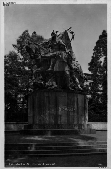 Frankfurt nad Menem, pomnik Otto von Bismarcka, 1941 r. (wydawnictwo Emila Hartmanna z Manheim, IPN Ka 03/756, t. 43)
